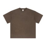 Basic distressed short-sleeved shirt with frayed edges and washed finish (brown)
